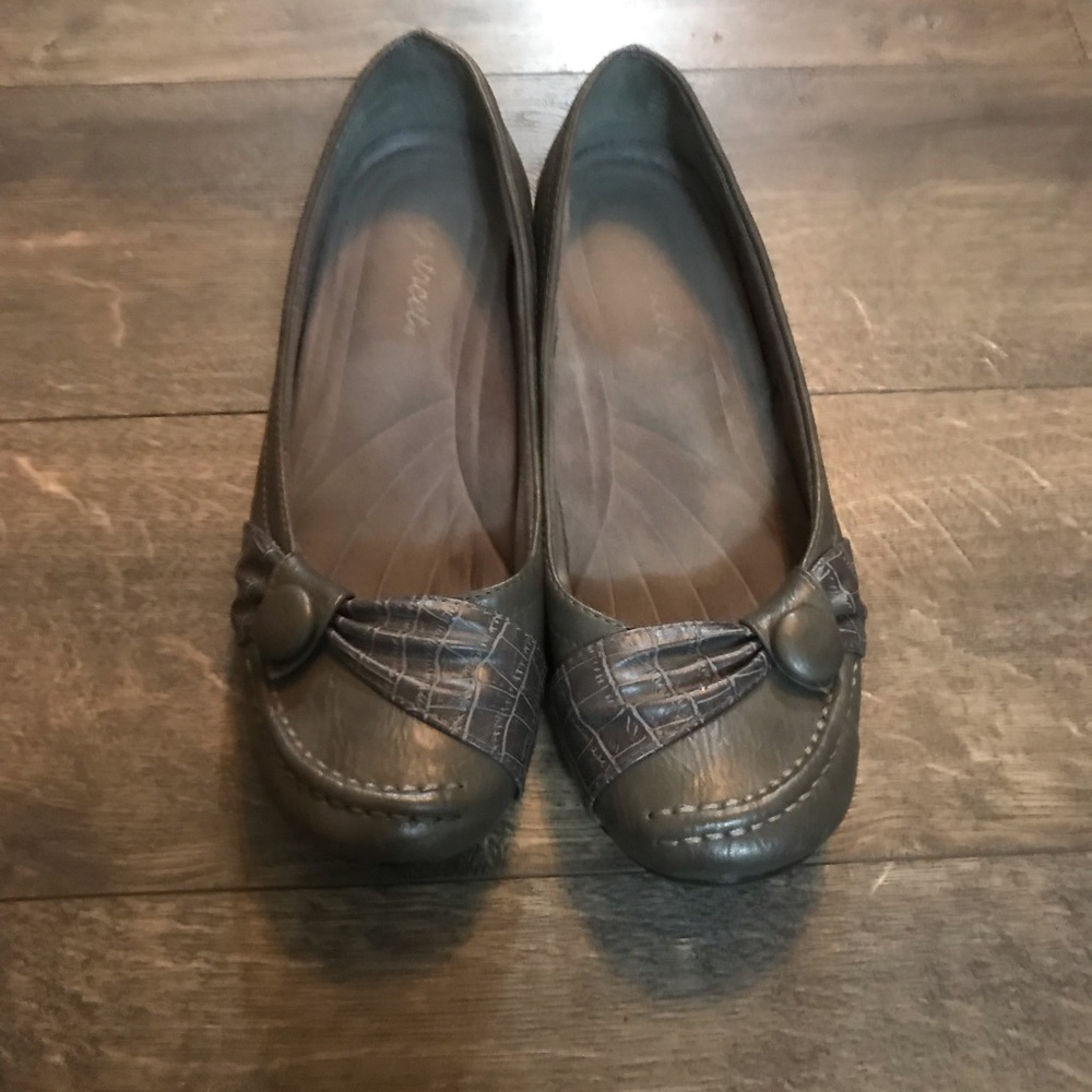Easy‎ Street Shoes SZ 8 1/2 Gray